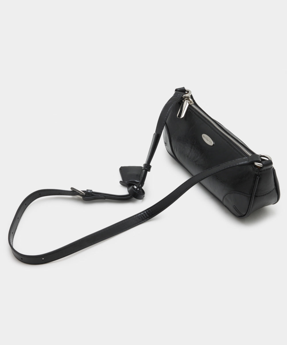 Clea - Black