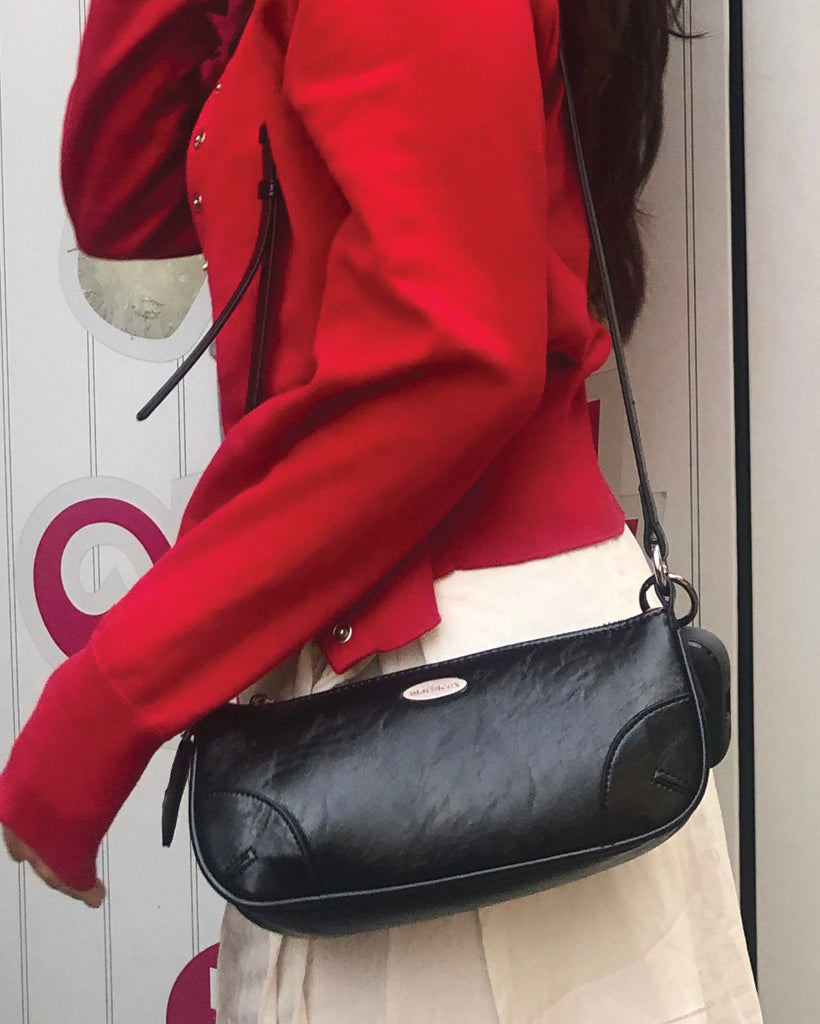 Clea - Black